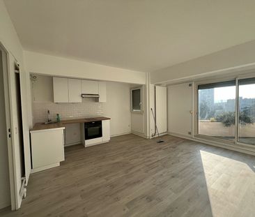 Location Appartement 1 pièce 31m² - Photo 3