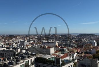 Apartamento T5+1 em Lisboa