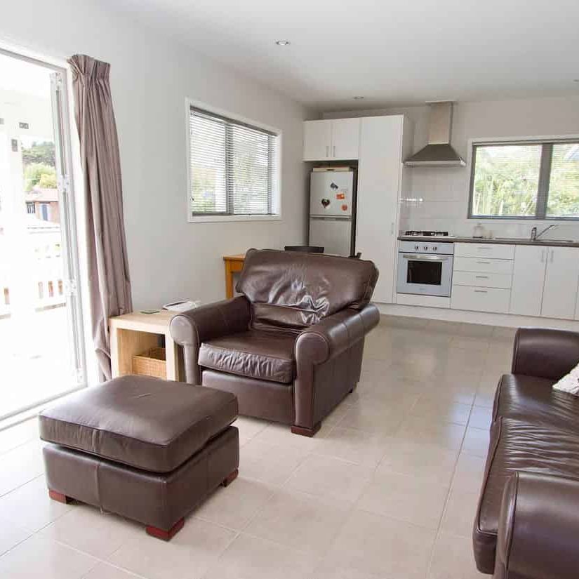 Sunny Titrangi 3 bedroom on Atkinson Rd - Photo 1