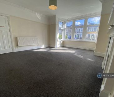 4 bedroom semi-detached house to rent - Photo 1