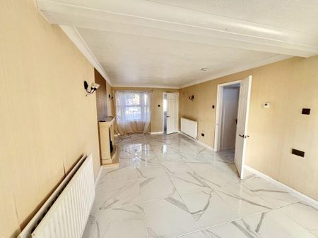 3 bedroom detached house to rent - Photo 2