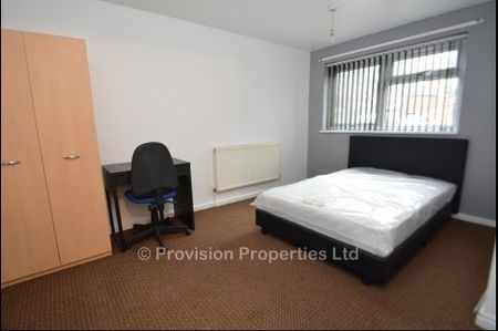3 Bedroom Student Properties Leeds - Photo 5