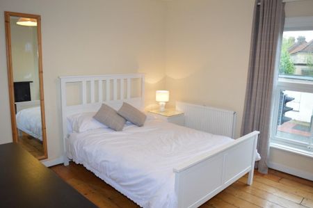 4 bedroom end of terrace house to rent - Photo 4