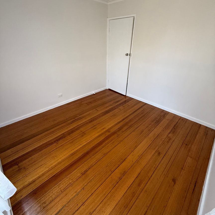 Noble Park - Photo 1