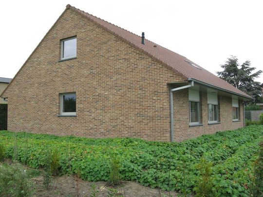 Gelijkvloerse villa met tuin in rustige woonwijk Ieper - Foto 1