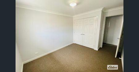 Near New Luxury house with 4 Bedrooms plus STUDY - Photo 4