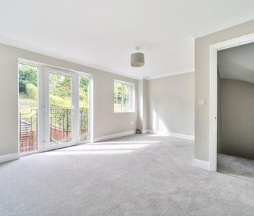 4 bedroom terraced house to rent - Photo 4