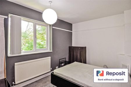 4 bedroom semi-detached house to rent - Photo 2