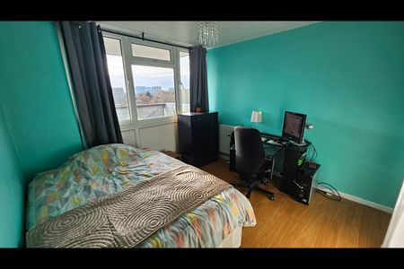 Room in a Shared Flat, Park Road North, W3 - Photo 2