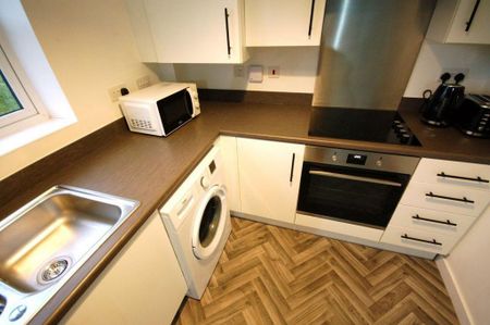 2 bedroom flat to rent - Photo 3