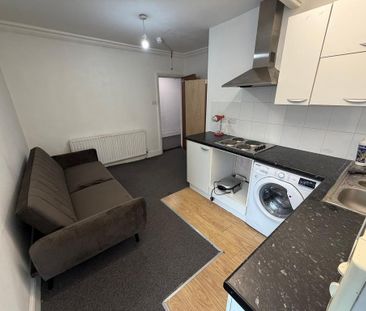 Studio to rent - Photo 6