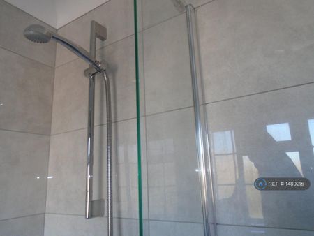 1 bedroom terraced house to rent - Photo 5