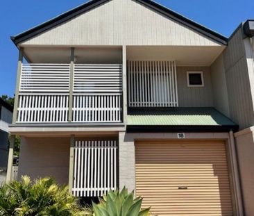 3-Bedroom Townhouse in Sought-After Kelvin Grove - Photo 2