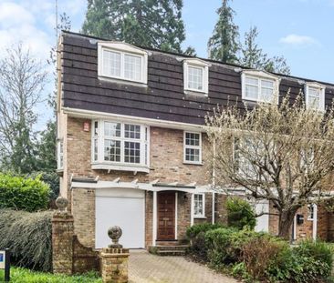 4 bedroom end of terrace house to rent - Photo 2