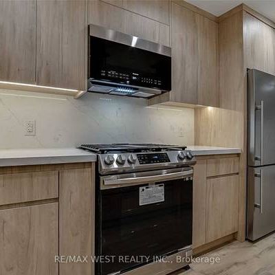 High ceilings feels brand new lots of natural light! - Photo 1