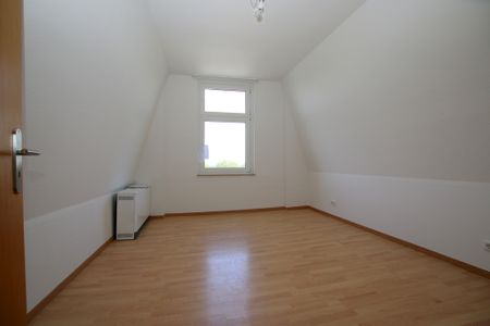 Gemütliche Dachgeschosswohnung mit 3 Zimmern und ca. 60 m² Wfl. in ruhiger Wohnlage - Photo 5