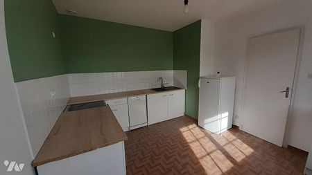Pour visiter, appeler le 02.23.55.91.17 A VAL D 'IZE, cette maison individuelle en campagne co... - Photo 3