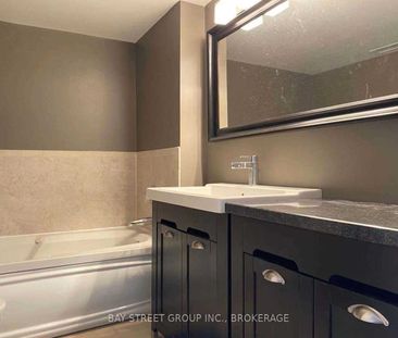 For Lease - 1071 Queens Avenue Unit# 605, Oakville, Ontario - Photo 4