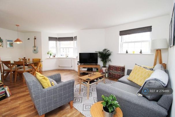 2 bedroom flat to rent - Photo 1