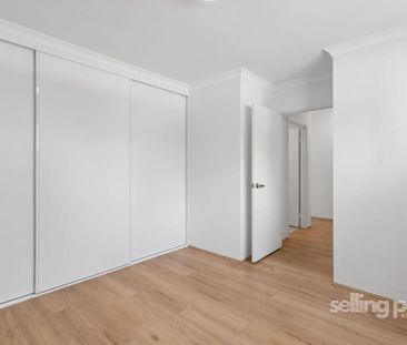 LARGE 2 BEDROOM 2 BATHROOM APARTMENT IN CONVENIENT LOCATION - Photo 6