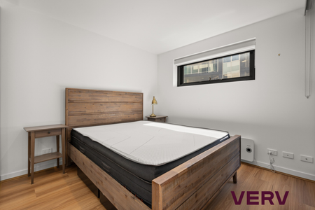 FULLY FURNISHED UNIT IN THE CENTRE OF BRADDON - Photo 4