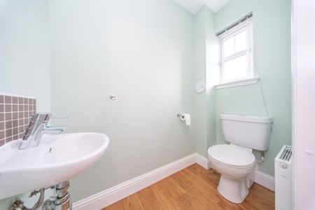 3 bedroom terraced house to rent - Photo 4