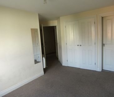 2 bed Apartment - To Let - Photo 2