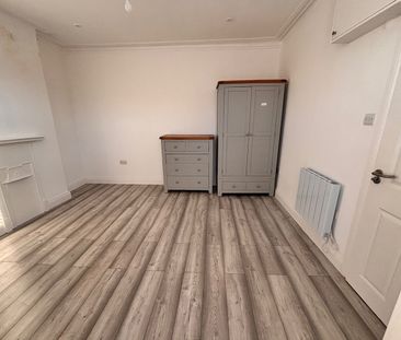 Room in a Shared House, London, SW18 - Photo 3