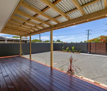 20 Ridgeway Avenue, Southport QLD 4215 - House For Rent | Domain - Photo 4