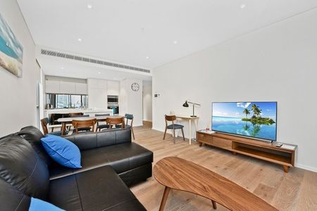 Unbeatable location from amazing unfurnished Darling Harbour apartment - Photo 5