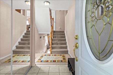 For Lease - 2561 Gill Crescent, Oakville, Ontario - Photo 2