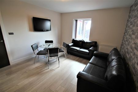 Hartisca Residence, Hartwell Road, Hyde Park, LS6 1RY, Leeds - Photo 3