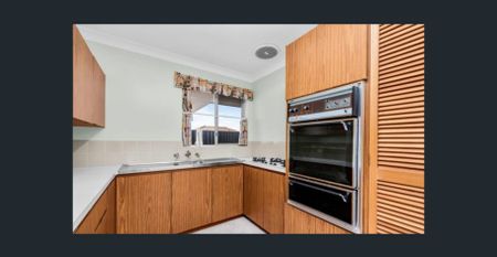 10 Redwood Lane, Willetton, WA 6155 - Photo 3