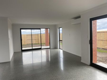 Spacious luxury living - Photo 2