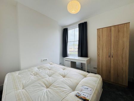 4 Bed Maisonette, Bracewell Road, W10 - Photo 4