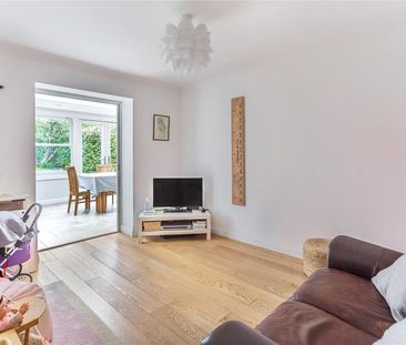 Grange Road, Woking - 4 bedrooms Property for lettings - Seymours - Photo 4