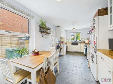 3 bedroom semi-detached house to rent - Photo 4