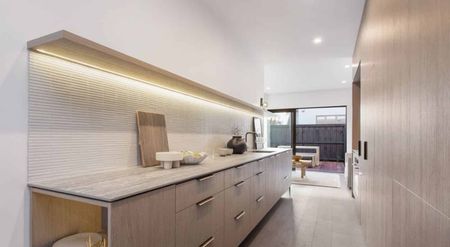 Executive-Style Living in Prime Merivale Location: *** MULTI-PROPERTIES at this address available*** - Photo 3