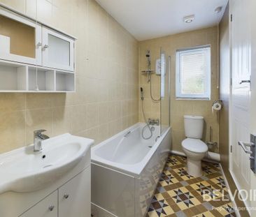 2 bedroom end of terrace house to rent - Photo 5