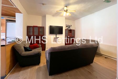 7 Bedroom Mid Terraced House for rent in Brudenell Mount - Photo 4