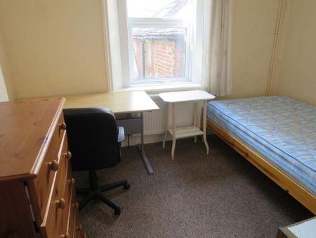 4 bedroom house to rent - Photo 2