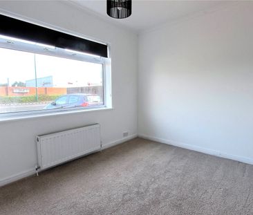 3 bed semi-detached bungalow to rent in Trunk Road, Redcar, TS10 - Photo 6
