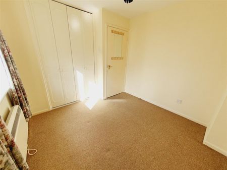 2 Bedroom Flat to Rent in Haweswater Road, Kettering, Northants, NN16 - Photo 2