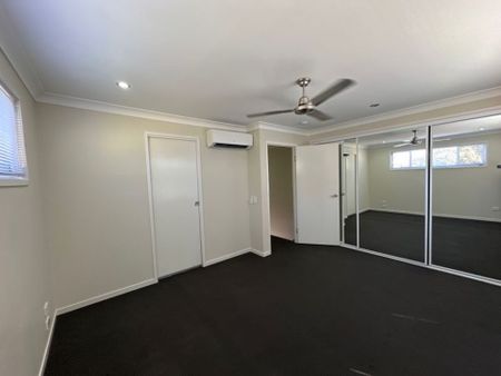 Modern Townhouse in Quiet Cul-De Sac - Photo 4