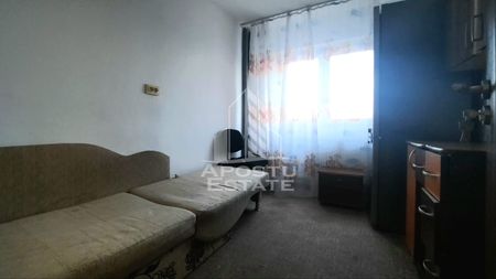 Apartament de inchiriat 2 camere 300 euro zona Miorita - Photo 2
