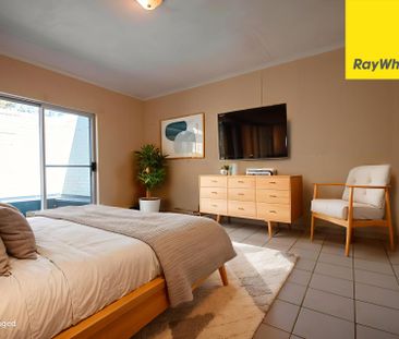 SELF CONTAINED STUDIO APARTMENT IN CONVENIENT LOCATION - Photo 3