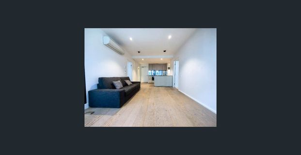 Prime Furnished 2-Bedroom Apartment in the Heart of Docklands - Photo 1