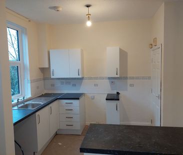3 Bed Terraced House, Gilpin View, LS12 - Photo 3