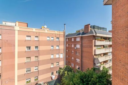 Via Augusta, Barcelona, Catalonia 08017 - Photo 3