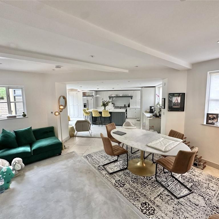 5 bedroom semi-detached house to rent - Photo 1